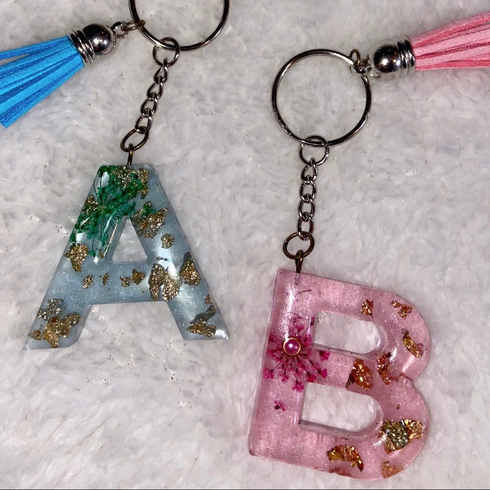 Handmade Resin Name Initials Keychains - Picture 13 of 13